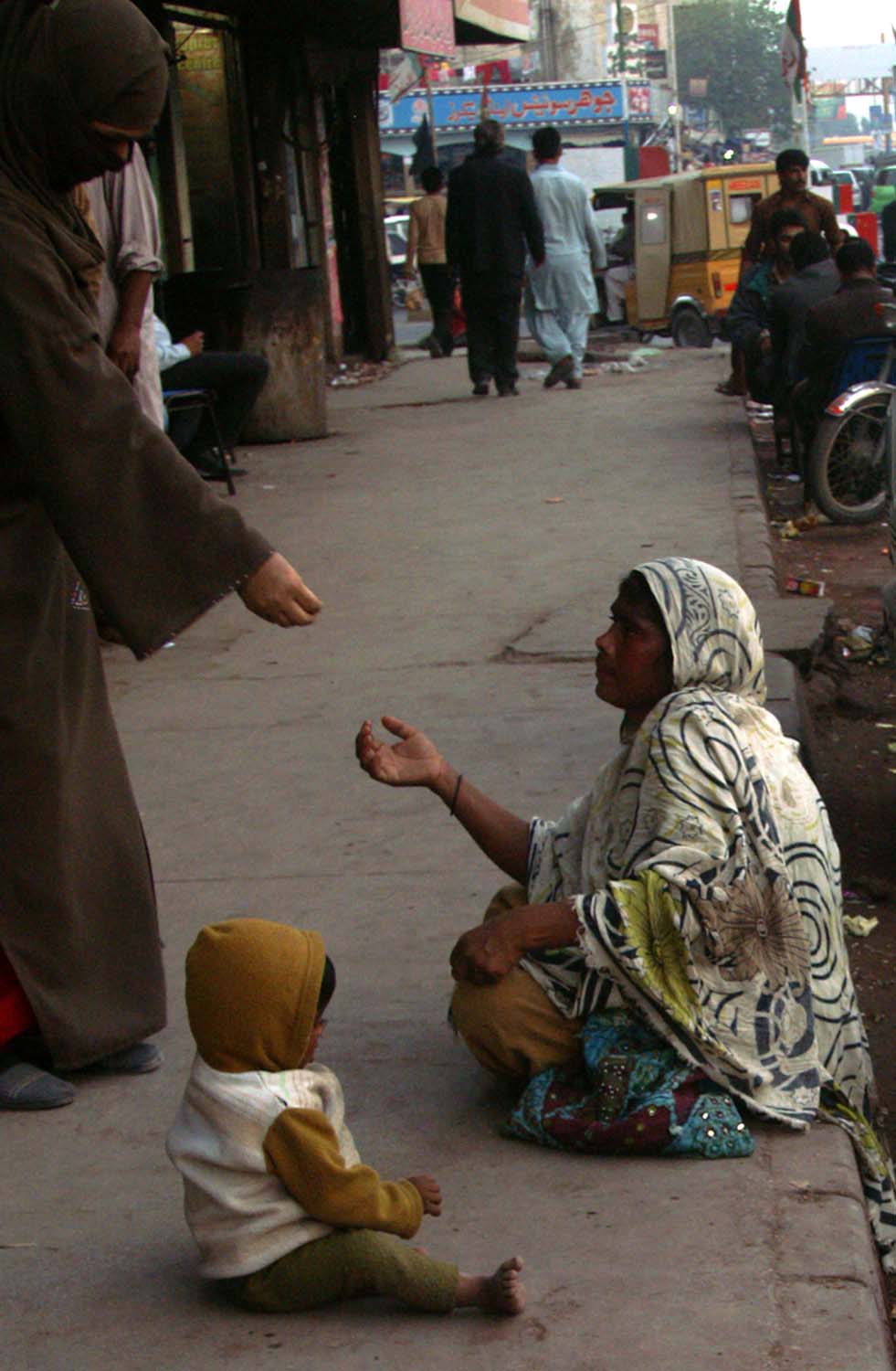 Poverty in pakistan essay